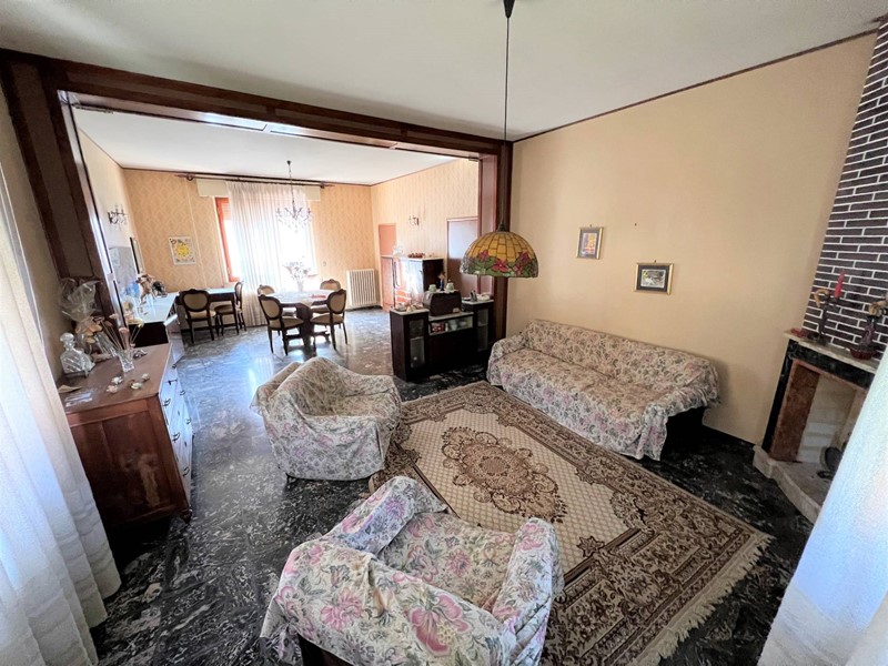 Appartamento in Vendita a Petritoli, 135'000€, 200 m²