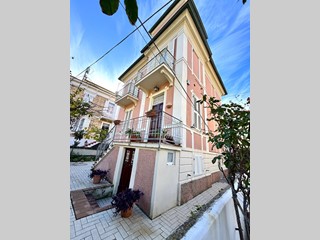 Villa in Vendita a Porto San Giorgio, 220 m²