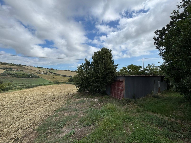 Terreno agricolo in Vendita a Fermo, 58'000€, 10000 m²