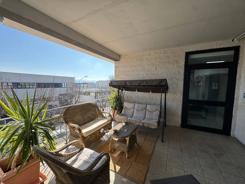 Immobile commerciale in Affitto a Porto San Giorgio, 1'600&euro;, 250 m²