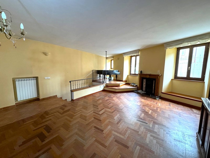 Casa Indipendente in Vendita a Fermo, 450'000€, 280 m²