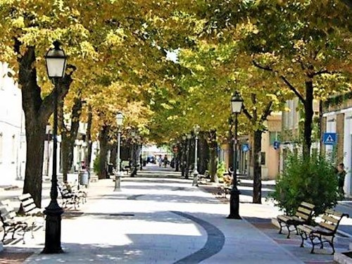 Immobile commerciale in Vendita a Porto San Giorgio, 140 m²