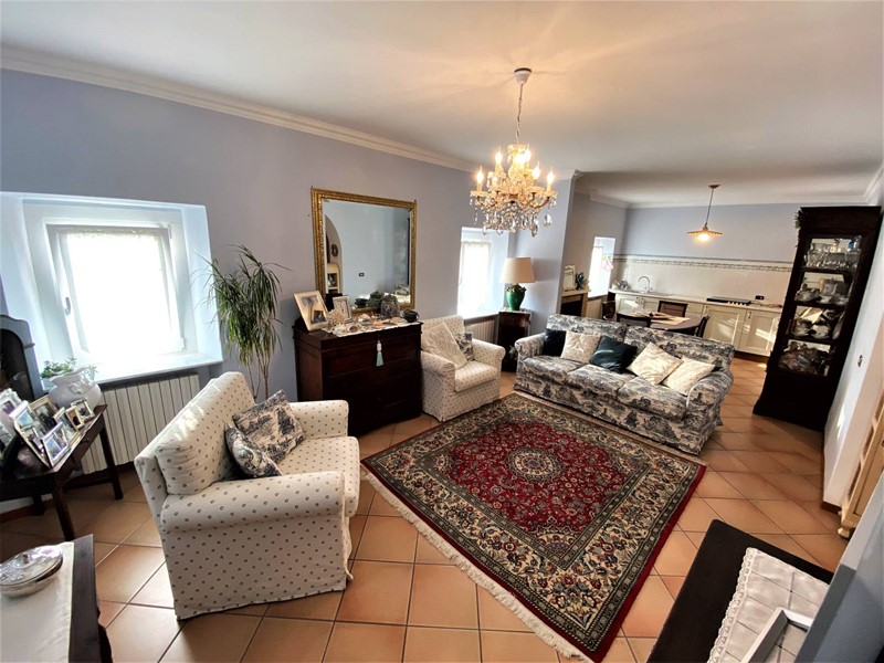 Rustico in Vendita a Fermo, 590'000€, 350 m²