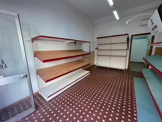 Immobile commerciale in Affitto a Quartu Sant'Elena, 500€, 35 m²