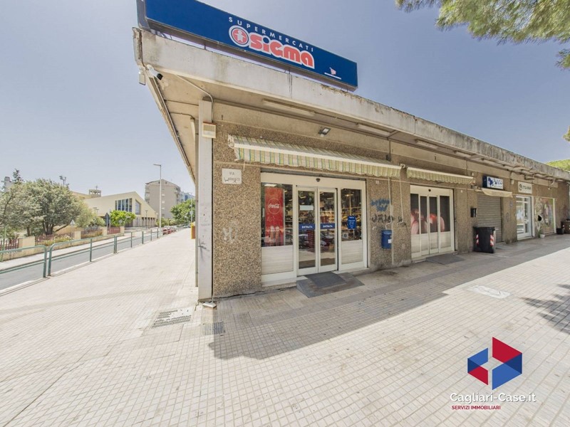 Attività commerciale in Vendita a Selargius, 300'000€, 300 m²