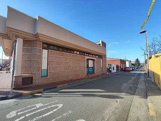 Attività commerciale in Vendita a Pula, 135'000&euro;, 310 m²