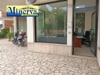 Immobile commerciale in Vendita a Nettuno, 85'000€, 38 m²