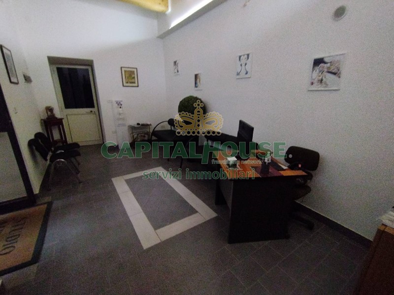Ufficio in Affitto a Caserta, 250€, 30 m²