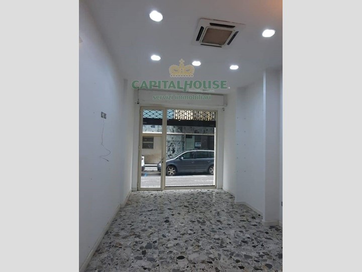 Immobile commerciale in Affitto a Caserta, 400€, 40 m²