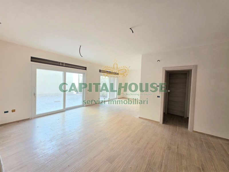 Ufficio in Vendita a Caserta, 145'000€, 80 m²