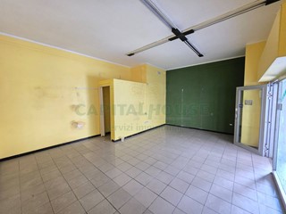 Immobile commerciale in Affitto a Caserta, 450€, 40 m²