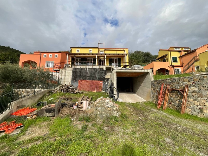 Casa Indipendente in Vendita a Quiliano, 420'000€, 160 m²