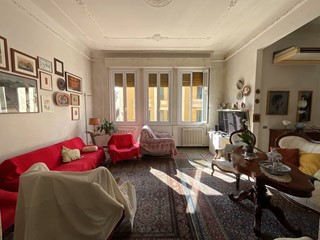 Appartamento in Vendita a Savona, 450'000€, 200 m²