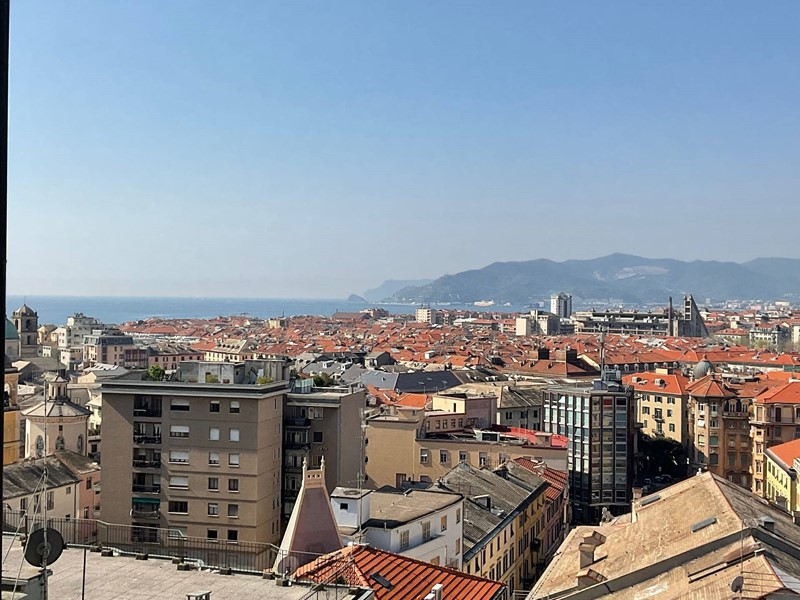 Appartamento in Vendita a Savona, 300'000€, 160 m²