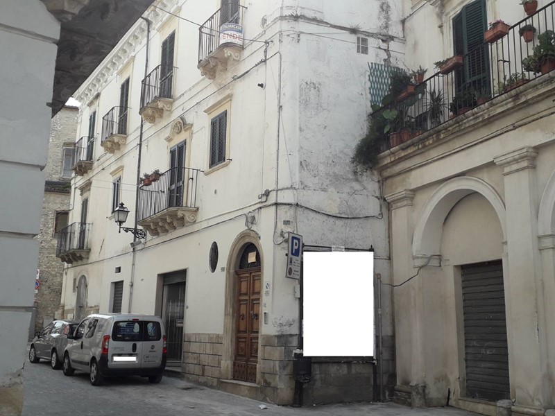 Quadrilocale in Vendita a Manoppello, 48'000€, 225 m²