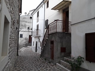 Casa Indipendente in Vendita a Manoppello, 27'000€, 87 m²