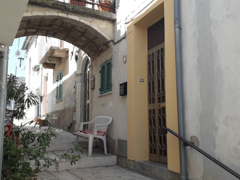 Casa Indipendente in Vendita a Serramonacesca, 15'000€, 76 m²