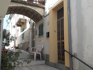 Casa Indipendente in Vendita a Serramonacesca, 15'000€, 76 m²