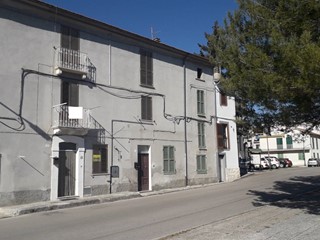 Casa Indipendente in Vendita a Serramonacesca, 59'000€, 114 m²