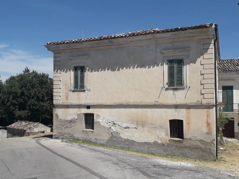 Casa Indipendente in Vendita a Roccamontepiano, 50'000&euro;, 173 m²