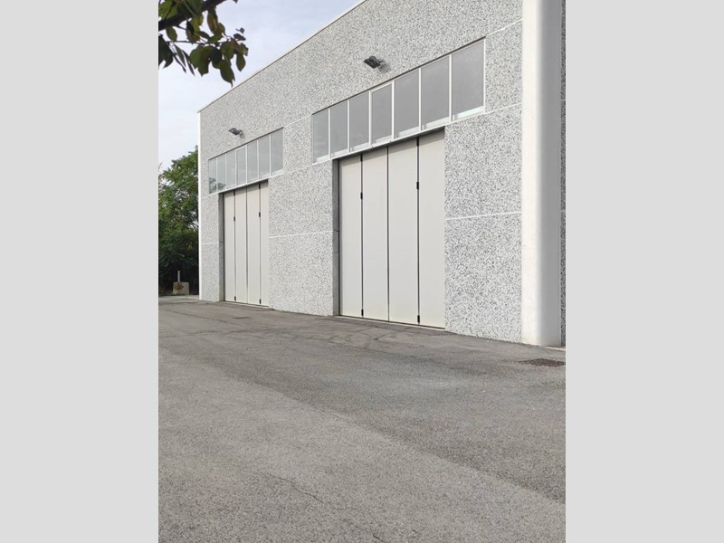 Capannone in Affitto a Rosciano, 1'800€, 370 m²