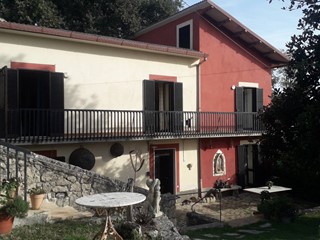 Casa Indipendente in Vendita a Roccamontepiano, 160'000&euro;, 210 m²