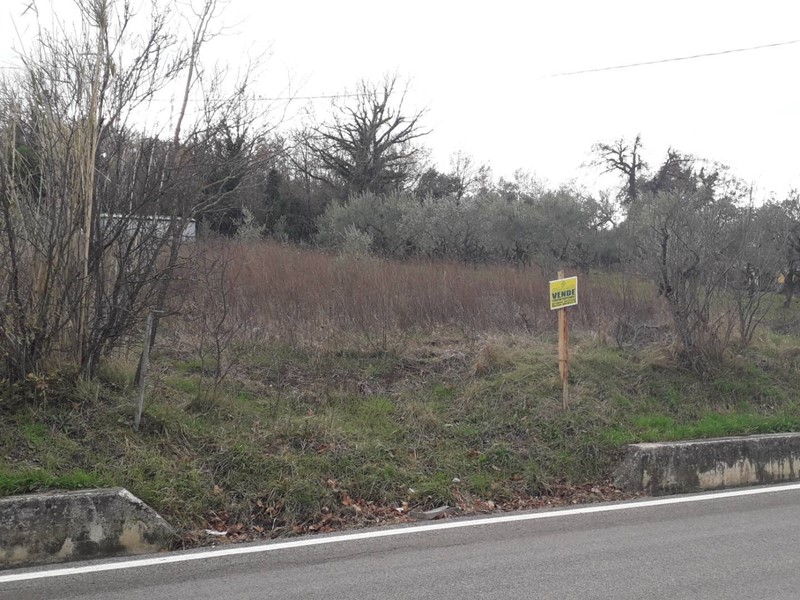 Terreno edificabile in Vendita a Lettomanoppello, 19'000€, 1340 m²