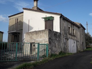 Casa Indipendente in Vendita a Scafa, 29'000€, 130 m²