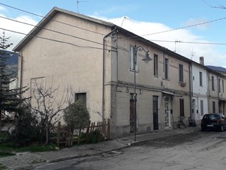 Casa Indipendente in Vendita a Salle, 60'000€, 150 m²