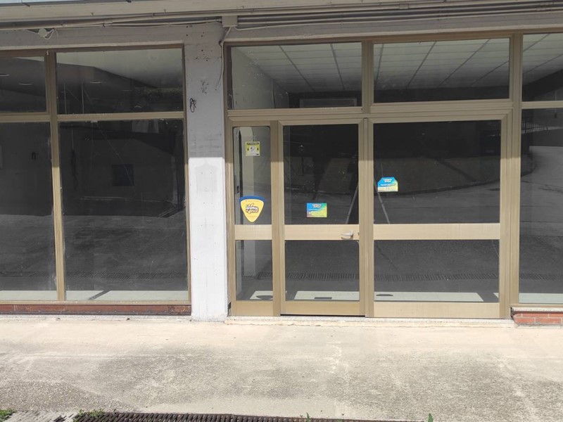 Immobile commerciale in Affitto a Vacri, 500&euro;, 100 m²