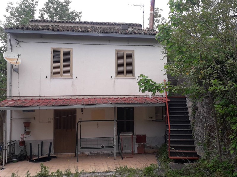 Casa Indipendente in Vendita a Manoppello, 95'000€, 170 m²