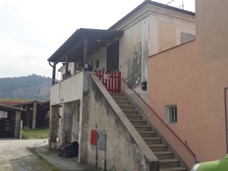 Casa Indipendente in Vendita a Alanno, 90'000€, 160 m²