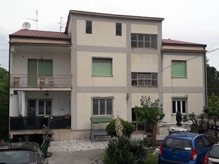Trilocale in Vendita a Scafa, 68'000€, 75 m²