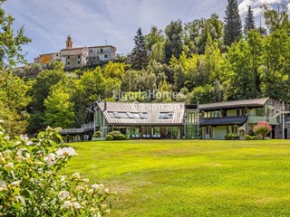 Villa in Vendita a Borgomaro, 1'600'000€, 637 m²