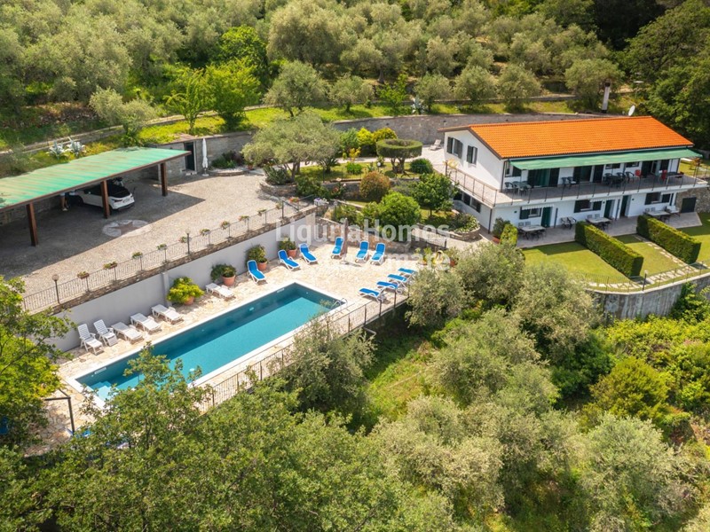 Villa in Vendita a Imperia, 1'100'000€, 360 m²