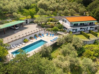 Villa in Vendita a Imperia, 1'100'000€, 360 m²