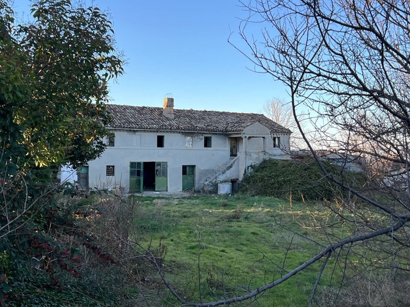 Casa Indipendente in Vendita a Fermo, 110'000€, 430 m²
