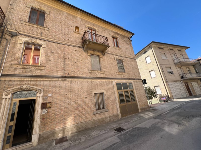 Trilocale in Vendita a Torre San Patrizio, 70'000€, 70 m²