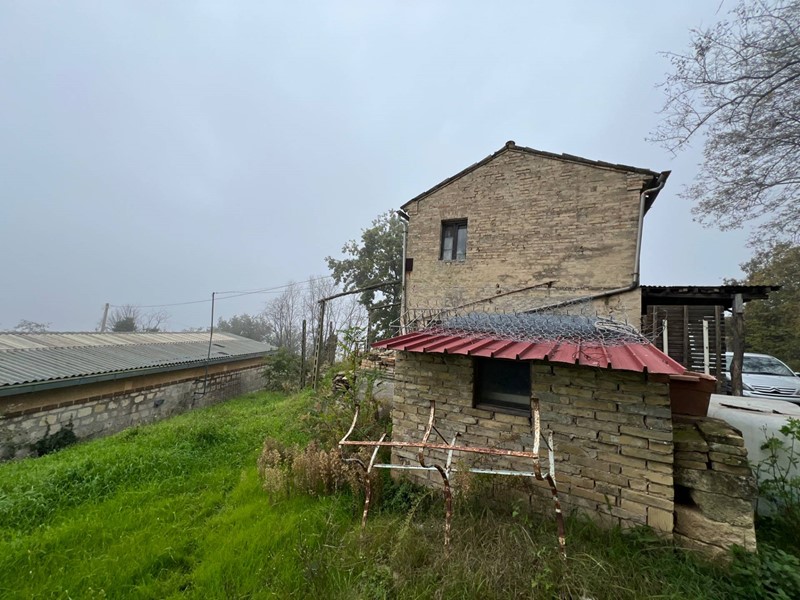 Casa Indipendente in Vendita a Monterubbiano, 180'000€, 100 m²