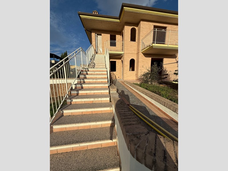 Trilocale in Vendita a Fermo, 185'000€, 90 m²