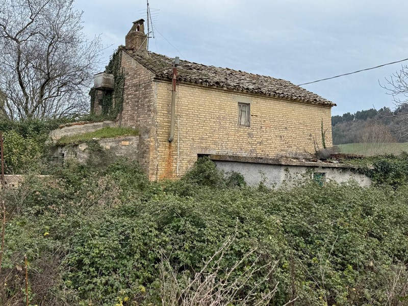 Casa Indipendente in Vendita a Fermo, 45'000€, 160 m²