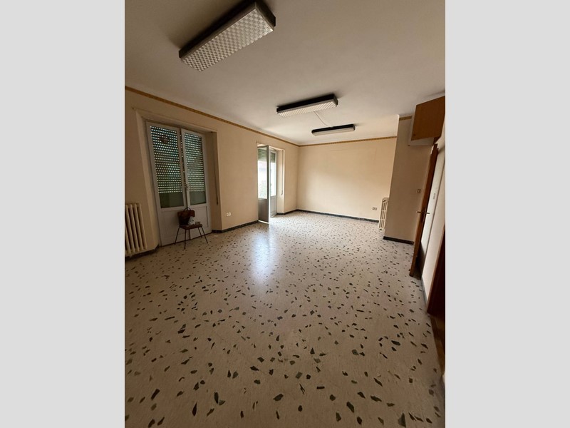 Attività commerciale in Vendita a Fermo, 85'000€, 85 m²