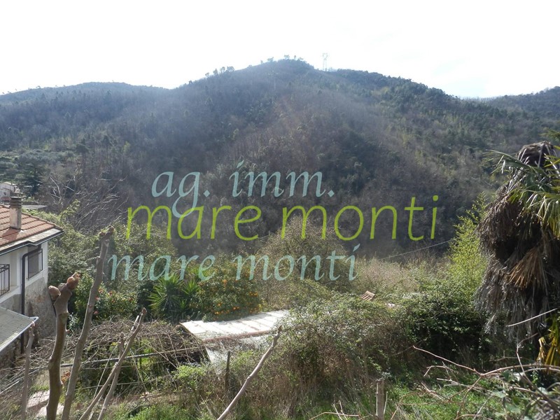 Villetta a schiera in Vendita a Savona, 40'000€, 121 m²