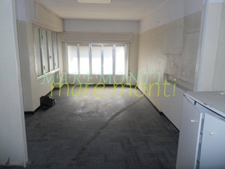 Negozio in Vendita a Albissola Marina, 175'000€, 340 m²