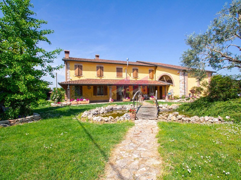 Villa in Vendita a Melara, 370'000&euro;, 300 m²