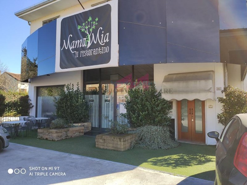 Immobile commerciale in Vendita a Borgo Mantovano, 300'000&euro;, 320 m²