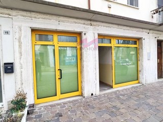 Negozio in Vendita a Ostiglia, 45'000&euro;, 55 m²