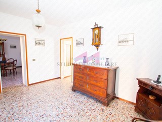 Casa Semi Indipendente in Vendita a Melara, 65'000&euro;, 250 m²