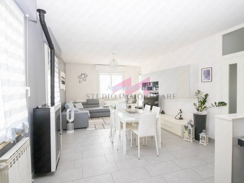 Quadrilocale in Vendita a Bergantino, 115'000€, 114 m²