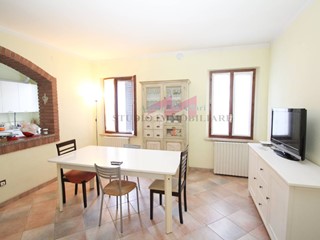 Casa Semi Indipendente in Vendita a Melara, 100'000&euro;, 317 m²